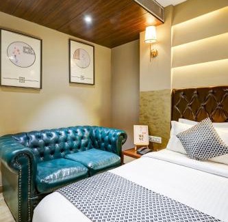Paharganj Hotel | HOTEL OAK PLAZA - In-House Restaurant and Parking Near Connaught Place