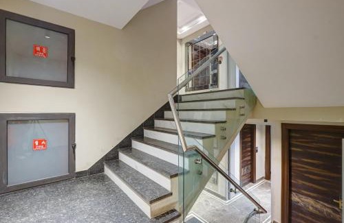 Paharganj Hotel | HOTEL OAK PLAZA - In-House Restaurant and Parking Near Connaught Place