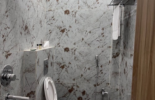 Gorakhpur Hotel | Hotel Obsidian Red