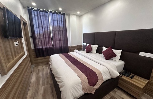 Gorakhpur Hotel | Hotel Obsidian Red
