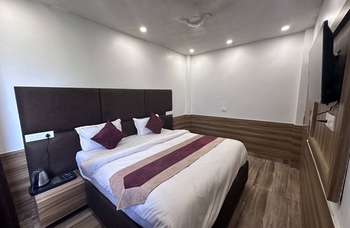 Gorakhpur Hotel | Hotel Obsidian Red