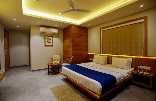 Somnath Hotel | HOTEL OM