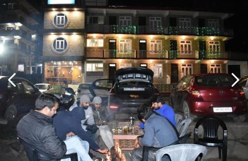 Bhagsu Nag Hotel | Hotel Omni