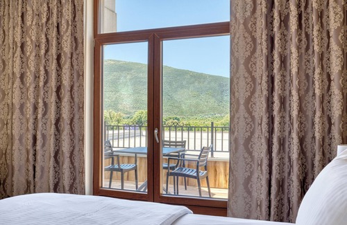 Maini Hotel | Hotel Opera Jaz