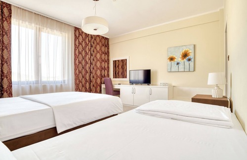 Maini Hotel | Hotel Opera Jaz