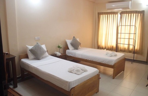 Irampaikkulam Hotel | Hotel Oviya