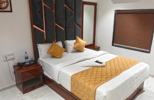 Mumbai Hotel | Hotel Palms Residency, Chembur Mumbai