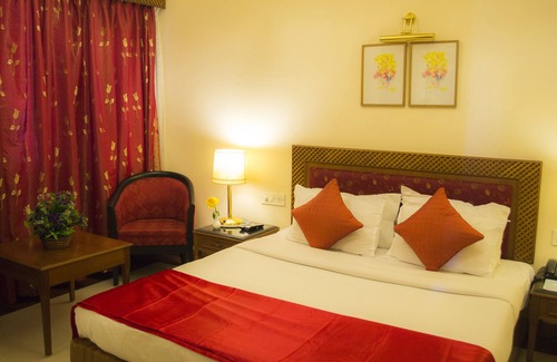 Statue Hotel | Hotel Pankaj