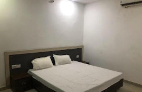 Varanasi Hotel | Hotel Paradise Shivpur , Varanasi