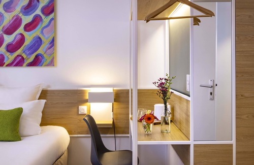 Saint-Vincent-de-Paul Hotel | Hotel Paris Louis Blanc