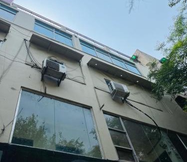 Chanakyapuri Hotel | Hotel Peace - 5 Mins Away From US Embassy