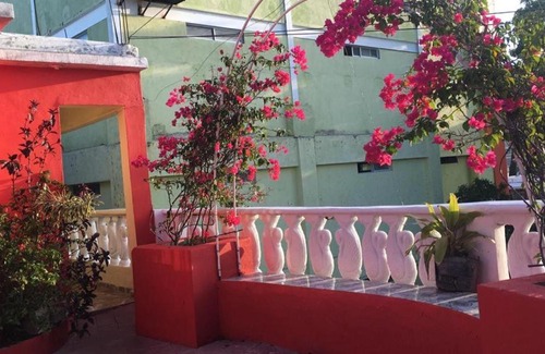 Barahona House | HOTEL PENSION LA HERMOSA