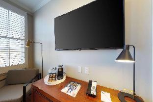 Petaluma Hotel | Hotel Petaluma, Tapestry Collection by Hilton