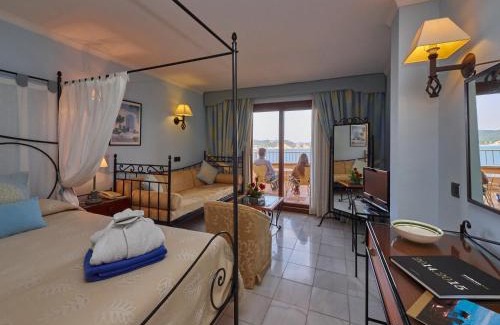 Cala Fornells Hotel | Hotel Petit Cala Fornells