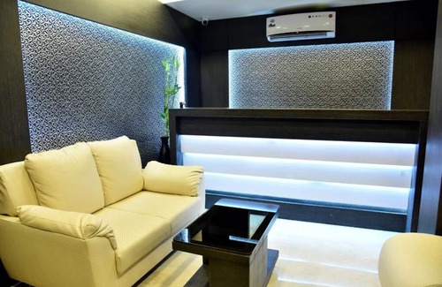 Thousand Lights Hotel | Hotel Pine Tree