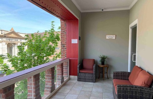 Laurel House | Hotel Pinehurst- Central Ave Suite 208