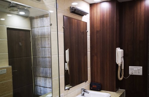 Sector 27 Hotel | Hotel PK Residency