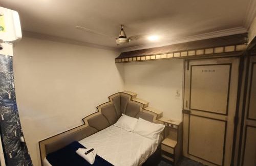 Cuffe Parade Hotel | Hotel Platinum Residency Colaba