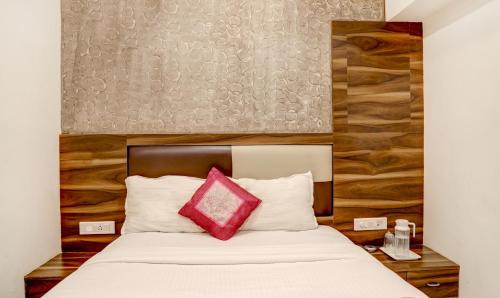 Kurla West Hotel | Hotel Plaza Executive - near BKC