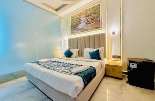 Mahmoorganj Hotel | Hotel Prabhawati Palace Near Kashi-Vishwanath Temple