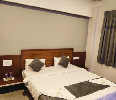 Akalkot Hotel | Hotel President Palace, Akkalkot