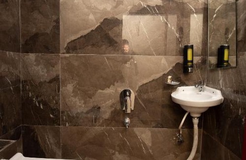 Goregaon West Hotel | Hotel Priceless Suite-Nesco Exhibition Goregaon