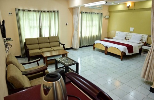 Raichur Hotel | Hotel Priya
