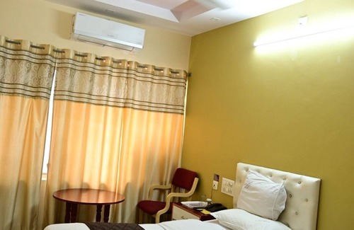 Raichur Hotel | Hotel Priya