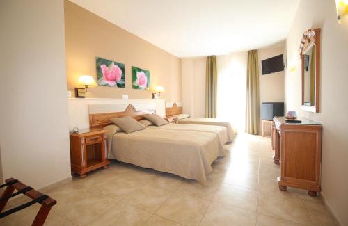 Nerja City Centre Hotel | Hotel Puerta del Mar - Adults Recommended