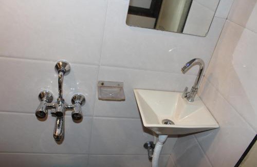 Dongri Hotel | Hotel Qamar