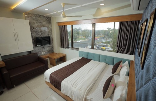 Bhat Hotel | HOTEL R K FORTUNE