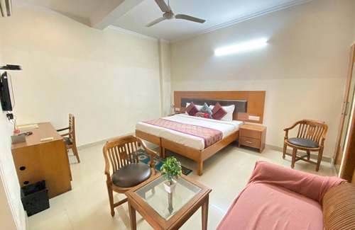 Sector 70 Hotel | Hotel Radient Casa