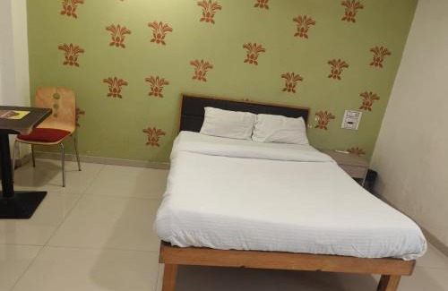 Surat Hotel | hotel radiyesan gold