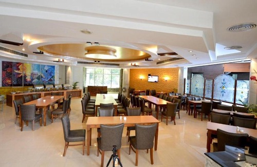 Surajkund Hotel | Hotel Raj Hans, Faridabad