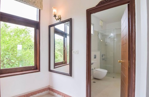 Lake Swaroop Sagar Hotel | Hotel Raj Kuber