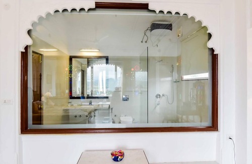Lake Swaroop Sagar Hotel | Hotel Raj Kuber