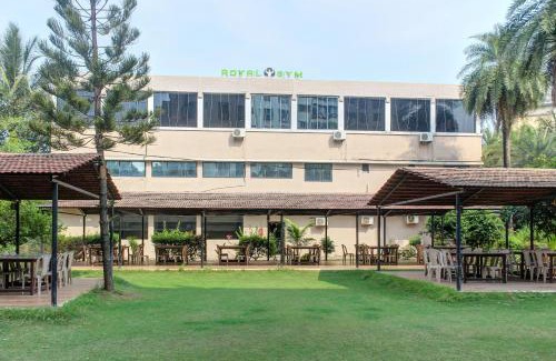 Pardi Hotel | Hotel Raj Palace