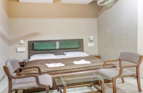 Pardi Hotel | Hotel Raj Palace