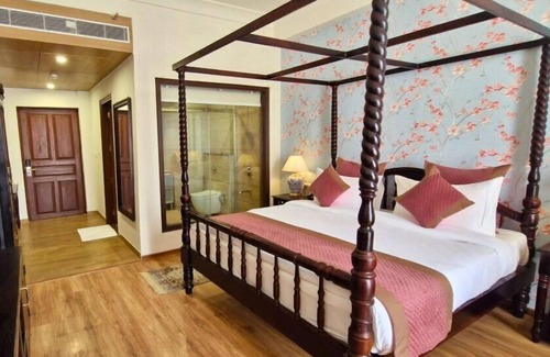 Orchha Hotel | Hotel Raj Vilas The Palace