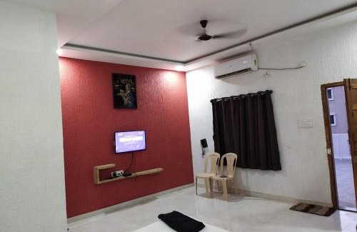 Pune Hotel | HOTEL RAJANIGANDHA home stay