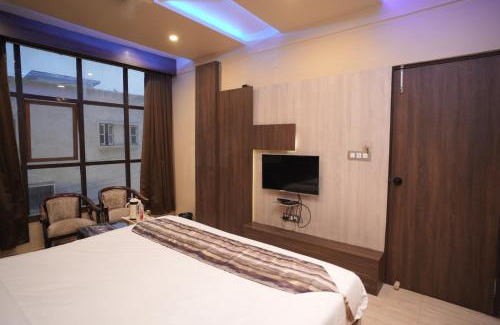 Varanasi Hotel | Hotel Rajkamal Near Varanasi Railway Station