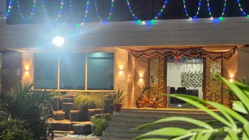 Shevgaon Hotel | Hotel Rajlaxmi