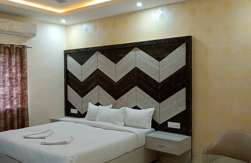 Orchha Hotel | Hotel Rajwada Palace