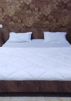Nasrullahganj Hotel | Hotel Ramadeesh