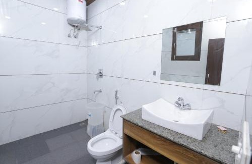 Hisar Hotel | Hotel Razia inn " A Unit of Sihag Construction & Real Estate Pvt Limited "
