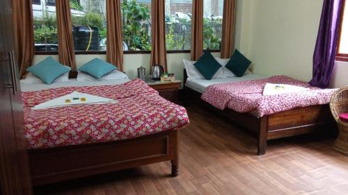 Pelling Hotel | Hotel Red Cherry Pelling