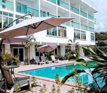 Rincon de Guayabitos Hotel | Hotel Rega Suites Guayabitos - Family & Kitchen