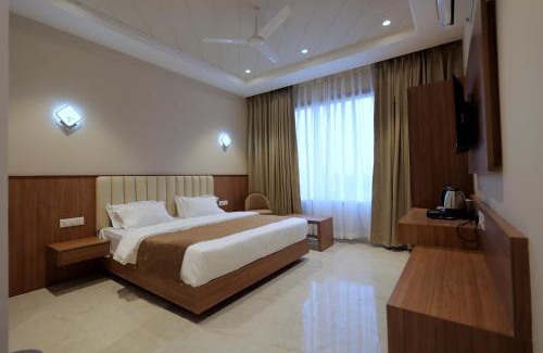 Moradabad Hotel | Hotel Regal Palm
