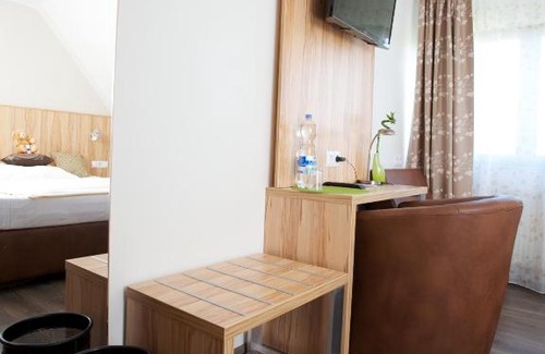 Wolfschlugen Hotel | Hotel Reinhardtshof Garni