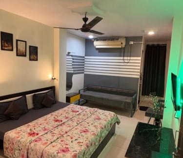 Bhandara Hotel | Hotel RelaxX iN
